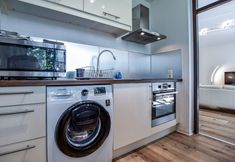 Lain-lain 5 Domicile Cologne