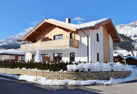 Lainnya Modern Apartment in Leogang Near Ski Area