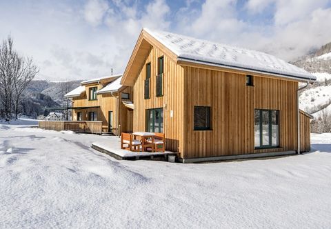 Others Lavish Chalet in Sankt Georgen With Jacuzzi