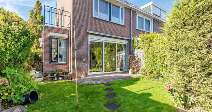 Lainnya Modern Holiday Home in Monnickendam With Roofed Terrace