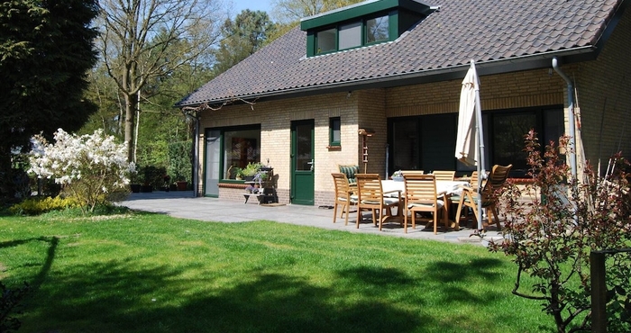 Lain-lain Stunning Villa in Venhorst With Sauna