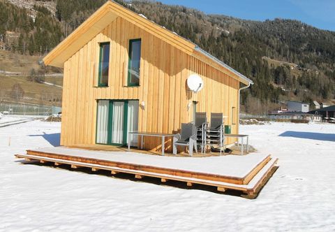 Others Spacious Chalet With hot tub