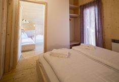 Others 6 Chalet With Indoor hot tub