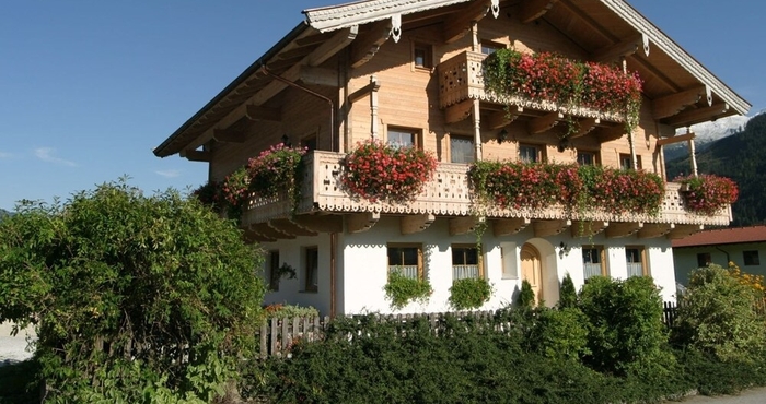 Khác Apartment in Bramberg With a View of the Mountains