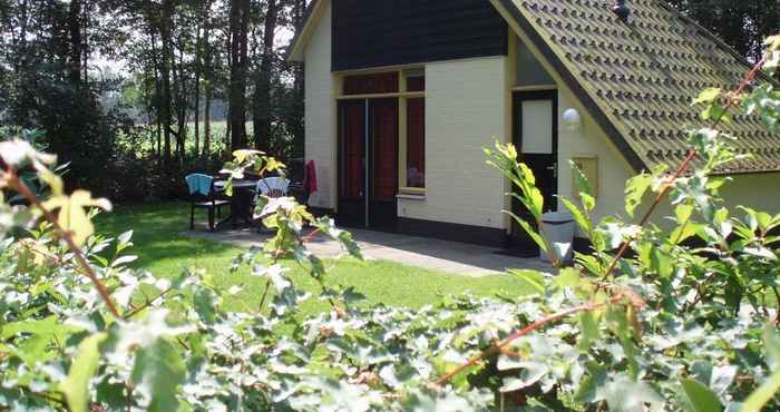 Lainnya Attractive Holiday Home With Large Garden, Near Zwolle