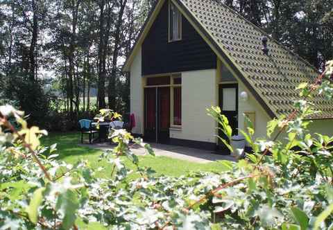 Others Attractive Holiday Home With Large Garden, Near Zwolle