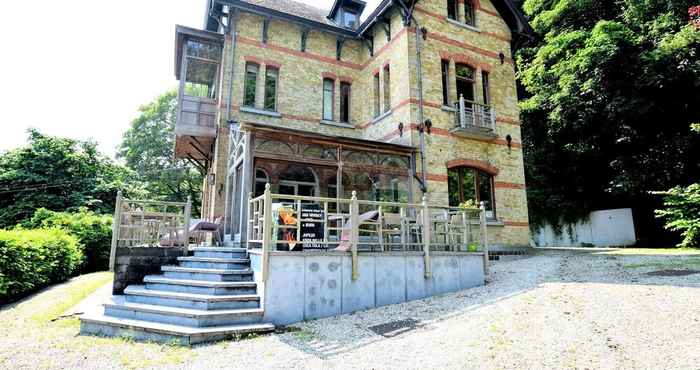 Others A Beautiful Art Nouveau House With an Enormous Garden