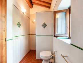 Lainnya 4 Ravishing Apartment in a Farmhouse With Swimming Pool, in the Chianti Area