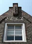 Imej utama Listed 1777 Building With Whirlpool in Historical Enkhuizen