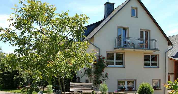 Lainnya Comfortable Holiday Home in Manderscheid With Garden