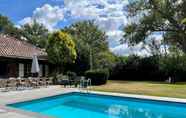 Lainnya 5 Magnificent Farmhouse in Sint Joost With Private Pool