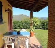 Others 6 Pretty Holiday Home With Garden, Garden Furniture, Barbecue