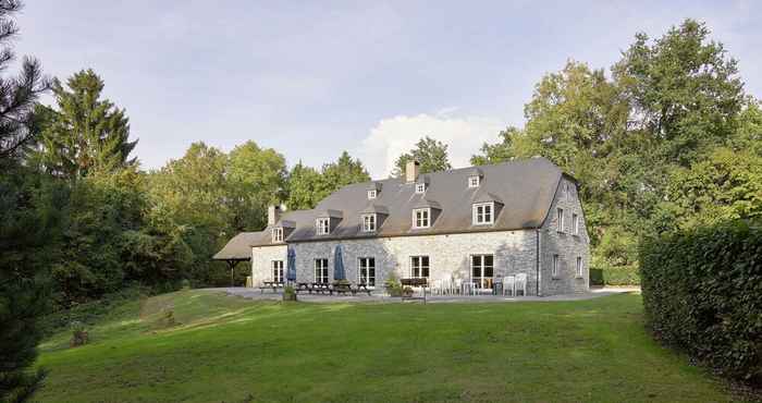 อื่นๆ Spacious Holiday Home With Terrace in Anhee Belgium