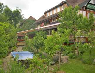 Others 2 Pleasant Apartment in Bernau-innerlehen With Garden