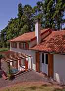 Imej utama Beautiful Cottage in Santo Antonio da Serra With Pool