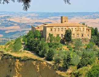 Others 2 Cosy Apartment With Swimming Pool and Garden Close to Volterra and S Gimignano