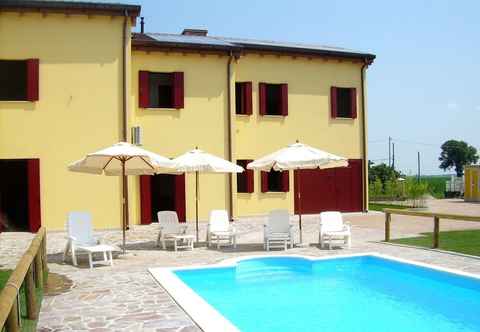 Others Cozy Holiday Home in Ariano nel Polesine With Swimming Pool