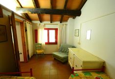 其他 7 Bright Holiday Home in San Marcello with Pool near Meadows