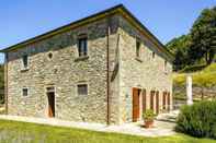 Lainnya Apartment in a Holiday Home in Anghiari With a View of the Hills