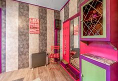 기타 4 Lively Holiday Home With Garden