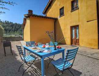 Others 2 Modern Holiday Home in Castelfranco di Sopra With Swimming Pool