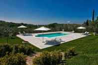 Others Cosy Holiday Home in Selci With Swimming Pool