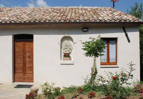 Others Quaint Farmhouse in Barchi With Garden, Bbq, Fireplace