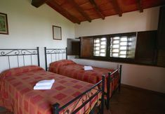 Others 2 Charming Tuscan Farmhouse