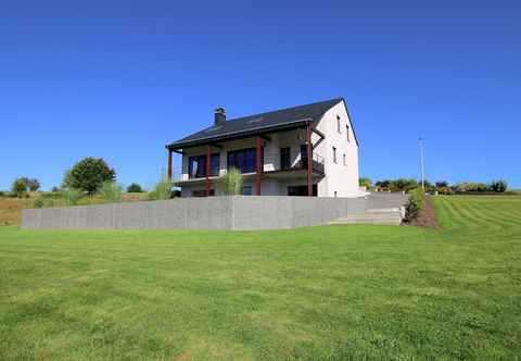 Others Classy Holiday Home in Martilly with Hot Tub