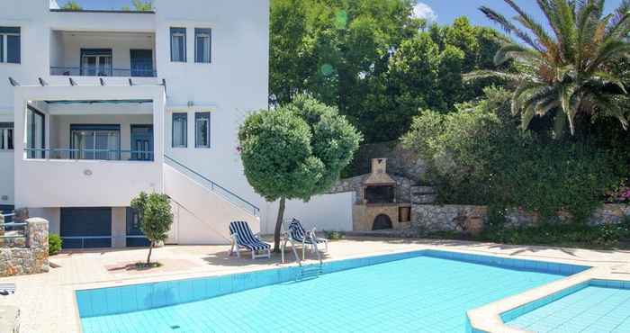 Lainnya Modish Villa in Lefkogia Crete With Swimming Pool