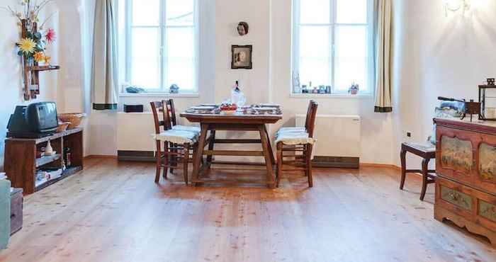 Lain-lain Charming Renewed Apartment, pet Allowed, in the City Center of Brixen