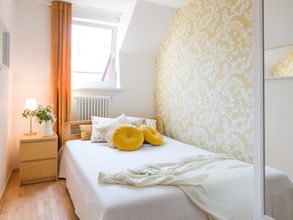 อื่นๆ 4 City Apartment With Superb Location