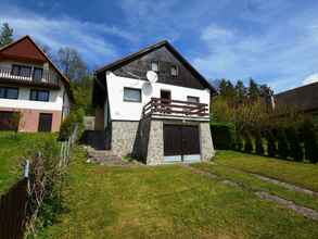 Lainnya 4 Detached Cottage With Fireplace, Near the River Ohre