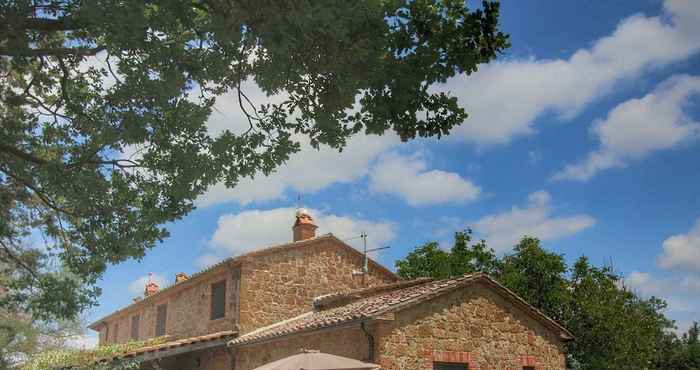 Others Comfy Farmhouse in Proceno With Swimming Pool