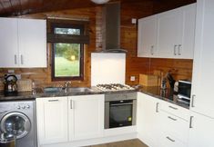 其他 2 Cosy Pine Lodge With far Reaching Country Views and Large sun Deck