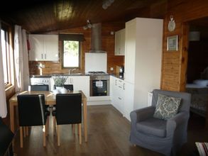 其他 4 Cosy Pine Lodge With far Reaching Country Views and Large sun Deck