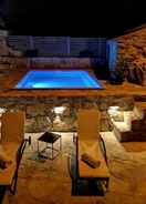 Imej utama Stone Holiday Home in Brotnice Dalmatia with Outdoor Hot Tub