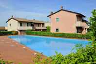 Others Residence and Quiet Residence With Pool, Near the Lake