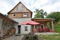 Lainnya Spacious Holiday Home With Pool and Covered Terrace in the Bohemian Uplands