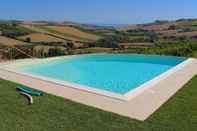 Others Boutique Farmhouse in Fermo With Swimming Pool