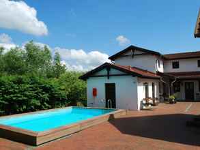 Others 4 Modern Apartment in Dargun Mecklenburg With Swimming Pool