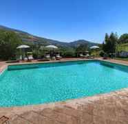 Others 4 Luxurious Cottage With Pool in Assisi