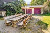 Lainnya Beautiful Holiday Home in Medebach With Garden