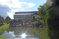 Lainnya Captivating Apartment in Lichtenhain With Pond