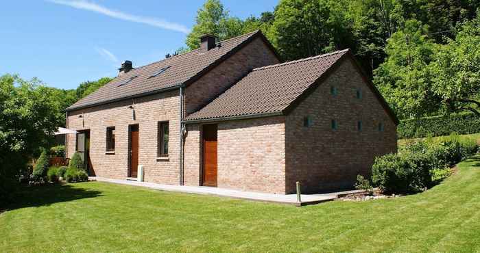 Lain-lain Modern Holiday Home in Stavelot With Fireplace