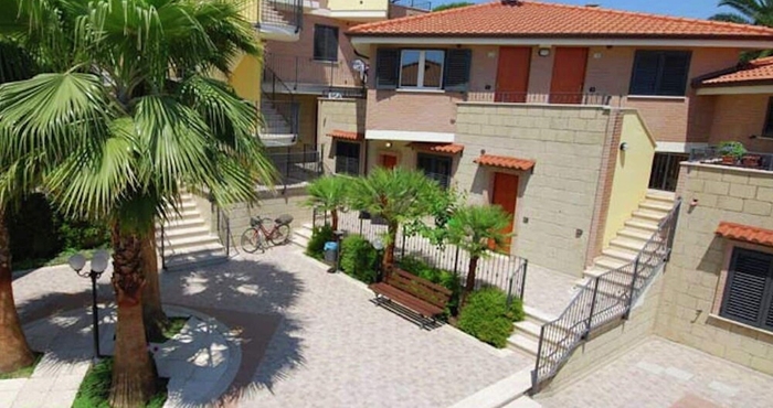 Others Apartment Overlooking the Pool and the sea