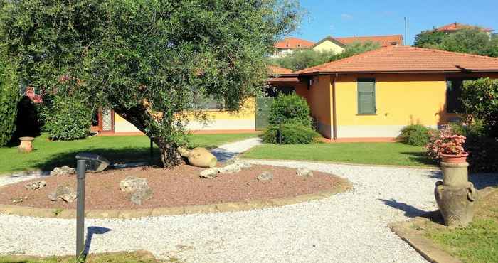 Others Spacious Holiday Home in Bolano With Shared Pool