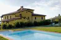 Lainnya Charming Holiday Home in Tuscany With Swimming Pool