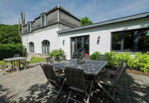 Others Charming Holiday Home Along the Meuse With Outdoor Swimming Pool