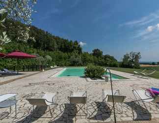 Khác 2 Elegant Apartment With Swimming Pool 1 Hour From Rome